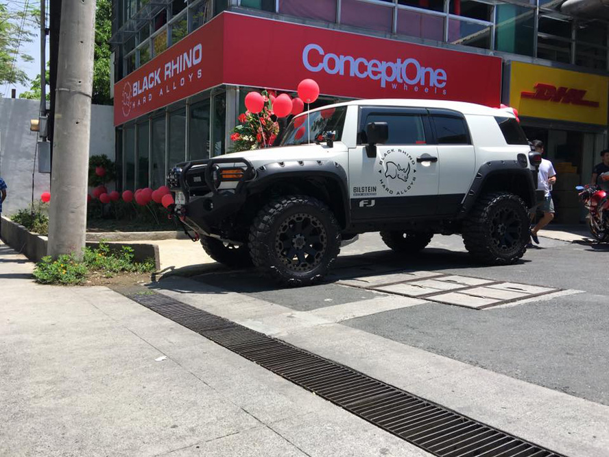 Toyota FJ Cruiser Black Rhino Warlord